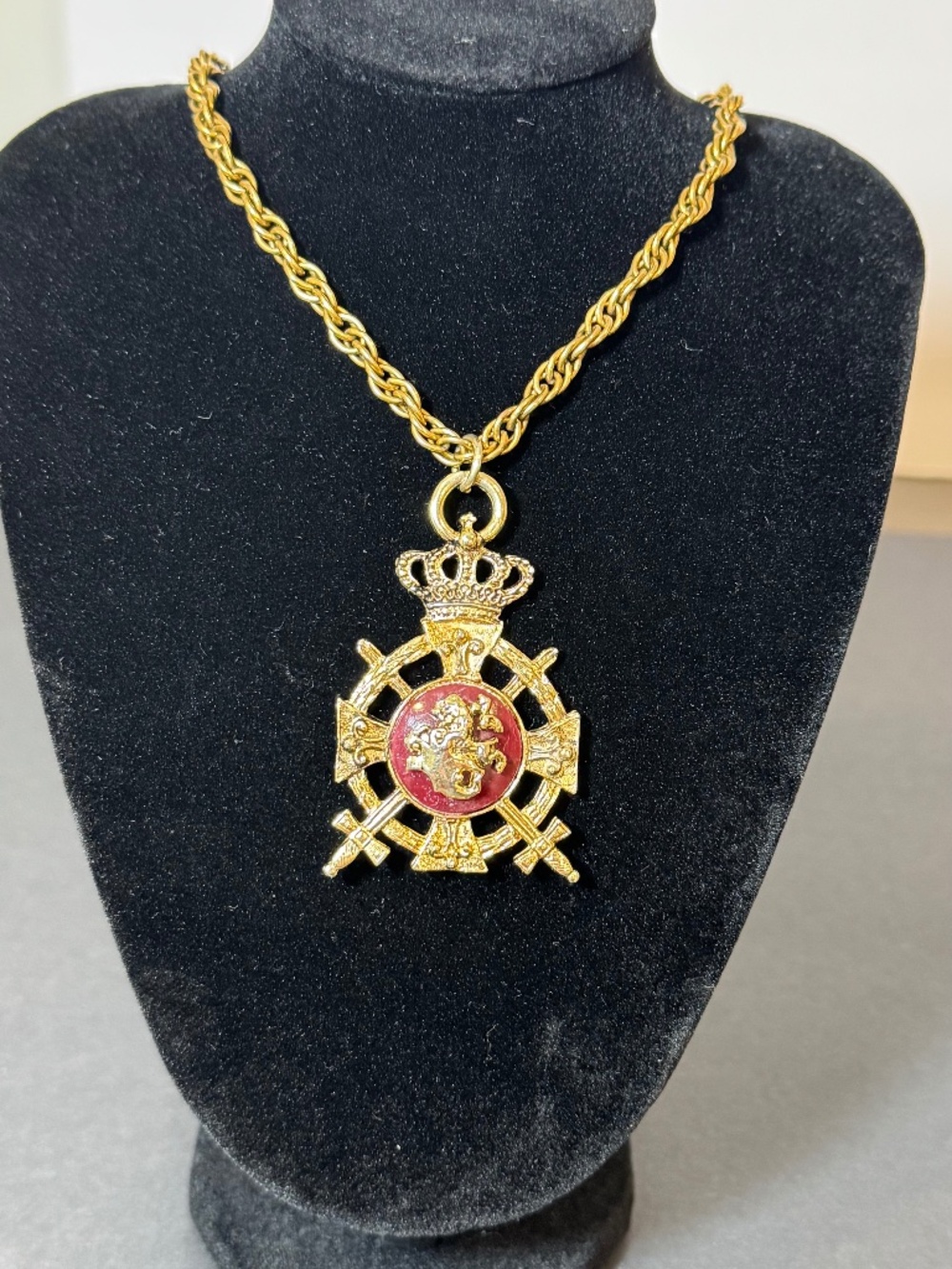 Coro Vintage Crown Lion Coat of Arms Heraldic Necklace 18" Chain